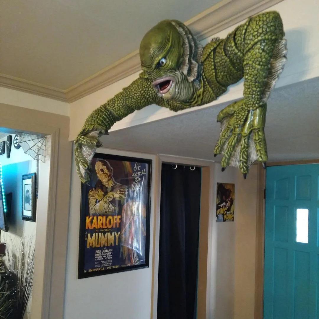 Creature from the Black Lagoon - Outdoor Furniture Resin recension och pris