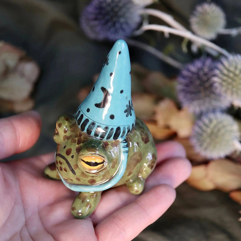 Witch Hat Little Frog Statue R - Outdoor Furniture Resin recension och pris